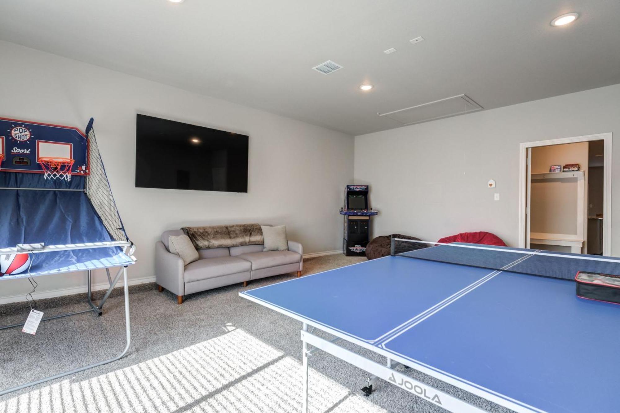 Entire House~ Spacious~ Prime Location~ Backyard 拉伯克 外观 照片
